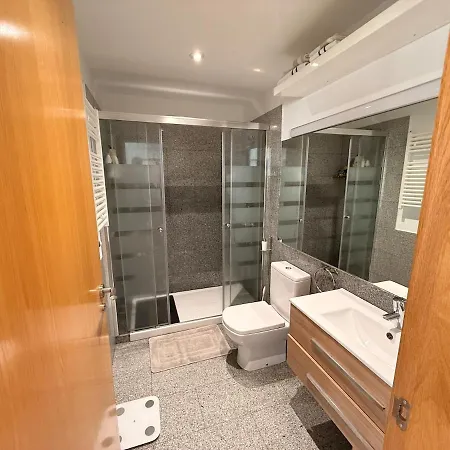 شقة En Con Piscina, Garaje Y Cargador Coche فيجو